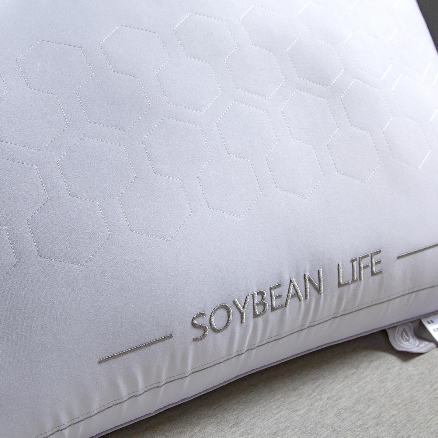 1pc Side Sleeping Pillow Optimizes Shoulder and Neck Support Based on Ergonomic Principles. The Soft, Breathable, and Elastic Pillow Core Is Fluffy and Closely Conforms to the Body's Curves. The Zoned Design Prioritizes Side Sleeping Comfort While